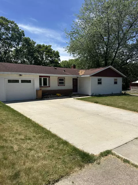 2913 Harriman Ln, Madison, WI 53713