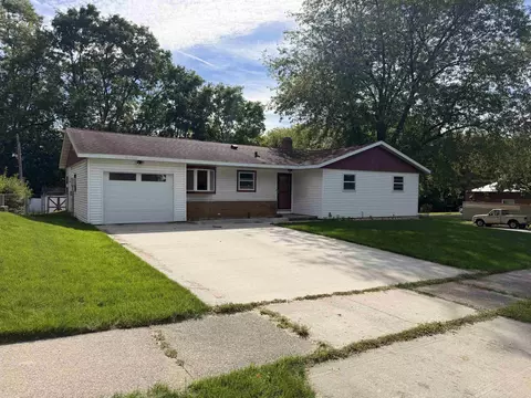 2913 Harriman Ln, Madison, WI 53713