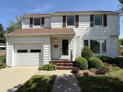 1131 Elida St, Janesville, WI 53545