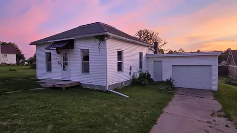 1260 Madison St, Fennimore, WI 53809