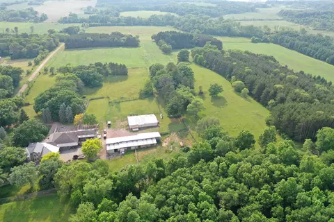 w9400 Mcmahon Road, Portage, WI 53901