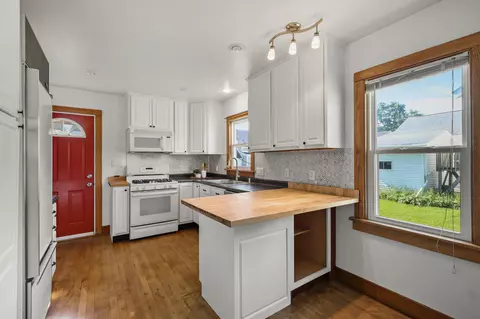 224 S Main St, Oregon, WI 53575