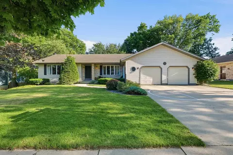 423 Butternut Dr, Oregon, WI 53575