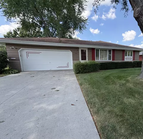 1125 N Pontiac Dr, Janesville, WI 53545
