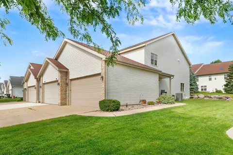 2914 Kentville Dr, Sun Prairie, WI 53590