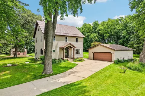 W5440 Halverson Drive, Poynette, WI 53955