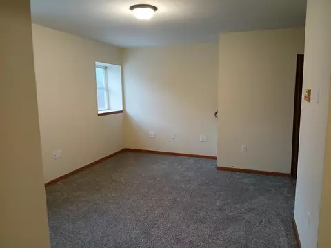 302 Railroad St, Elroy, WI 53929
