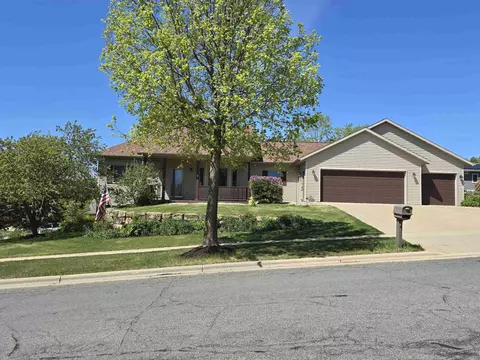 100 E Gonstead Rd, Mount Horeb, WI 53572