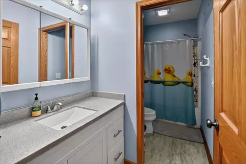 Bath - 100 E Gonstead Rd, Mount Horeb, WI 53572 photo 6 of 7