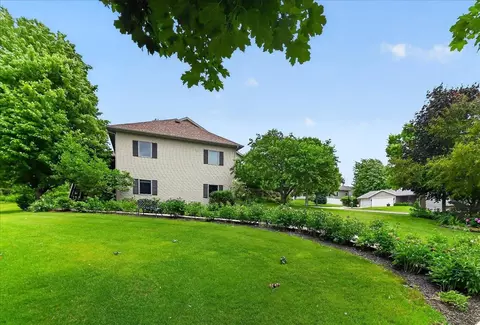 Exterior - 100 E Gonstead Rd, Mount Horeb, WI 53572 photo 6 of 10