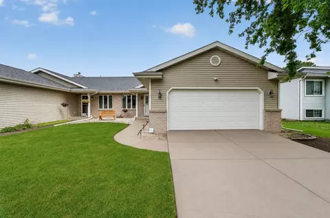 237 W Parkview St, Cottage Grove, WI 53527