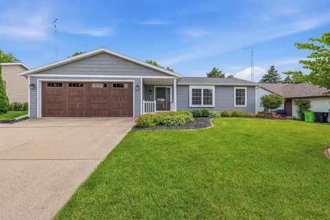 405 Eilbes Ave, Beaver Dam, WI 53916