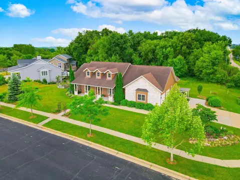 401 Highland Rd, Cambridge, WI 53523