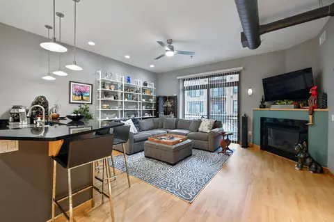 615 W Main St #208, Madison, WI 53703