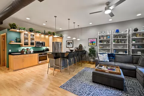 615 W Main St #208, Madison, WI 53703