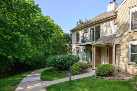 6758 Park Ridge Dr #C, Madison, WI 53719