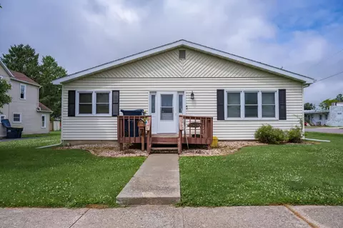 1313 2nd Main St, Elroy, WI 53929