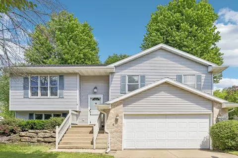 6 Weir Cir, Madison, WI 53719