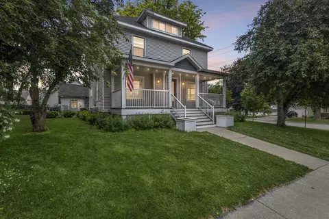 325 S Bridge St, Markesan, WI 53946