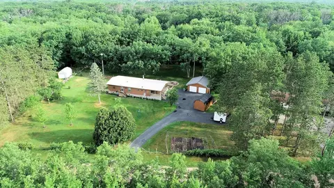 w2076 Amherst Drive, Lyndon Station, WI 53944