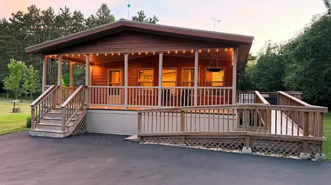 w2076 Amherst Drive, Lyndon Station, WI 53944