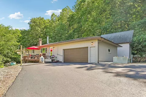 12258 S Round River Trl, Spring Green, WI 53588