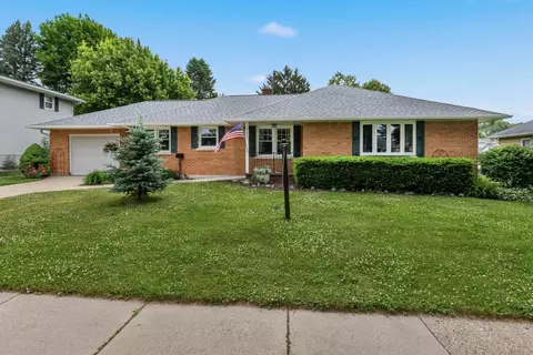 809 Grove St, Beaver Dam, WI 53916