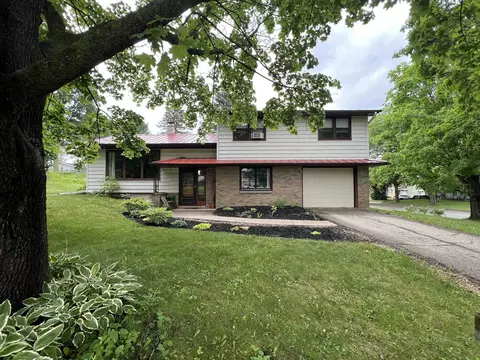 323 Pine St, Viroqua, WI 54665