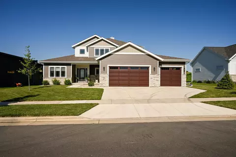 2009 Paris Ln, Cottage Grove, WI 53527
