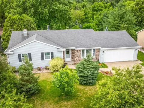 4211 Wilshire Ln, Janesville, WI 53546