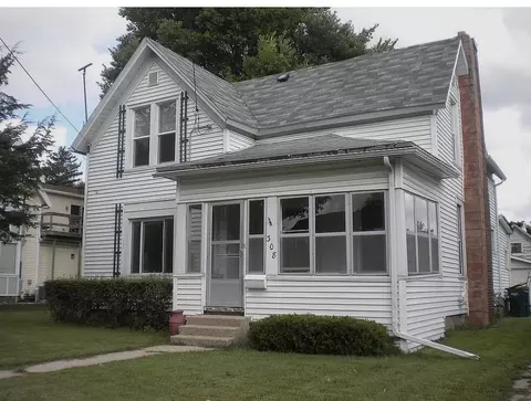 308 Sherman Ave, Fort Atkinson, WI 53538