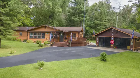 1879 Lakeview Dr, Friendship, WI 53934