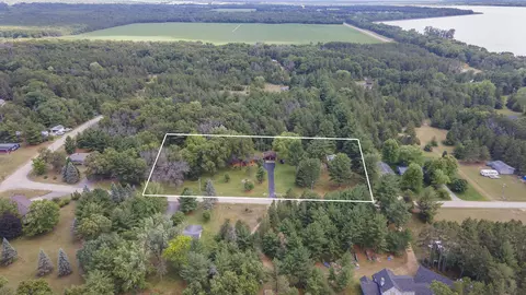 1879 Lakeview Dr, Friendship, WI 53934