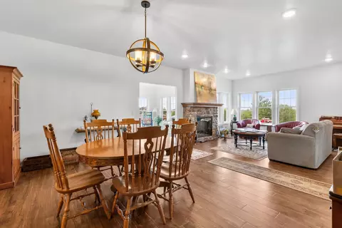Dining - 364 Drumlin Loop, Ripon, WI 54971 photo 1 of 3