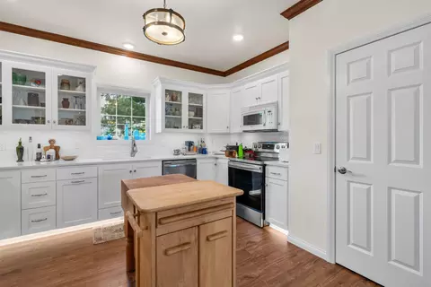 Kitchen - 364 Drumlin Loop, Ripon, WI 54971 photo 3 of 4