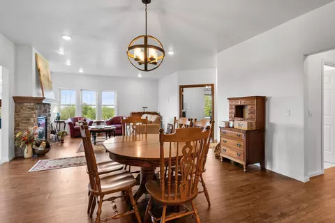 Dining - 364 Drumlin Loop, Ripon, WI 54971 photo 2 of 3