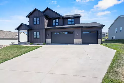 552 Autumn Ridge Ct, Oregon, WI 53575