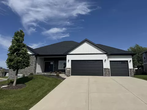 300 Bergamont Blvd, Oregon, WI 53575