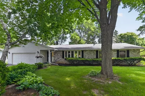 3306 Kingston Dr, Madison, WI 53713