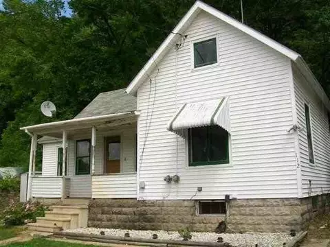 112 N East St, Wonewoc, WI 53968