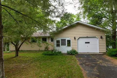 266 County Rd Ee, Oxford, WI 53952