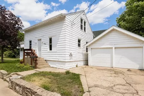 959 6th St, Beloit, WI 53511