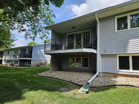 1720 Elizabeth St, Baraboo, WI 53913