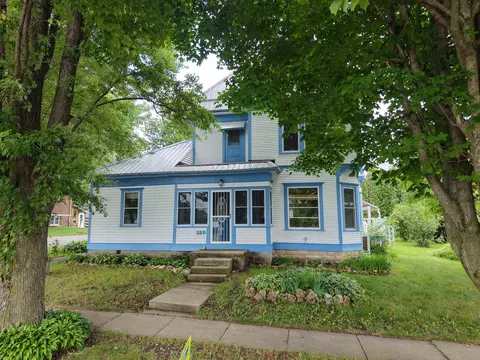 120 N State St, La Farge, WI 54639