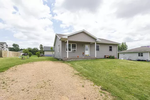 614 S Lincoln St, Cuba City, WI 53807