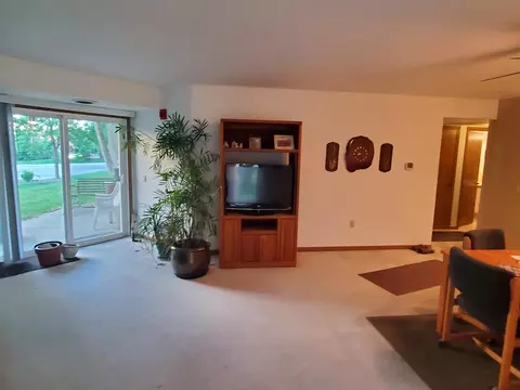 6253 Middleton Spring Drive Cmn, Middleton, WI 53562