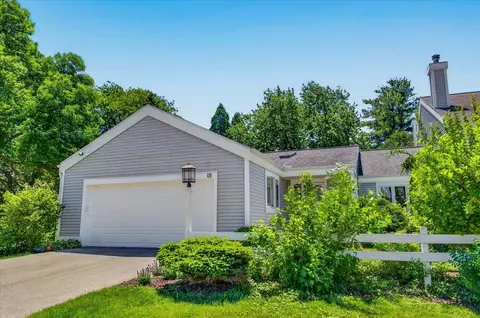 15 Oak Creek Trl, Madison, WI 53717
