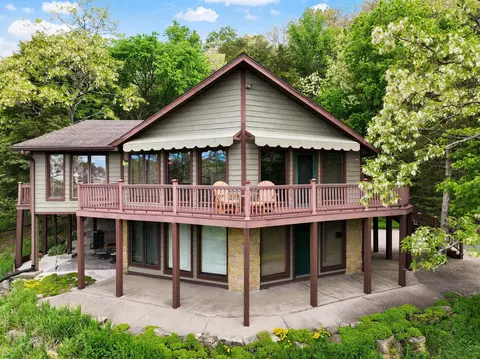 6460 Cooke Rd, Mazomanie, WI 53560
