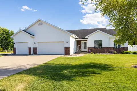 1304 Whitetail Dr, Neenah, WI 54956
