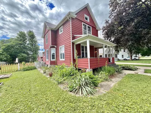 127 Weber St, Walworth, WI 53184